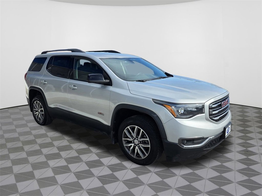 2017 Gmc Acadia SLE photo 3