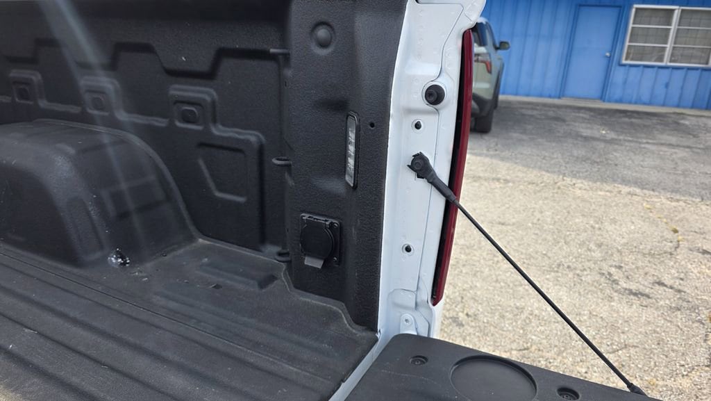 2025 Chevrolet Silverado 1500 LT - Photo 11