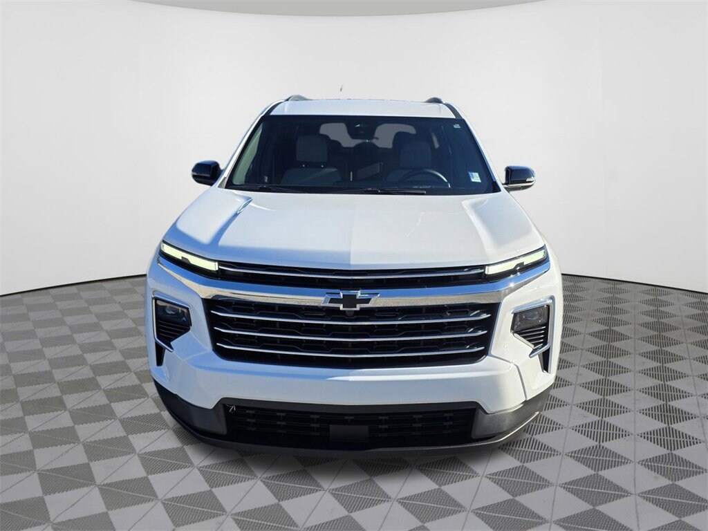 Used 2025 Chevrolet Traverse LT SUV