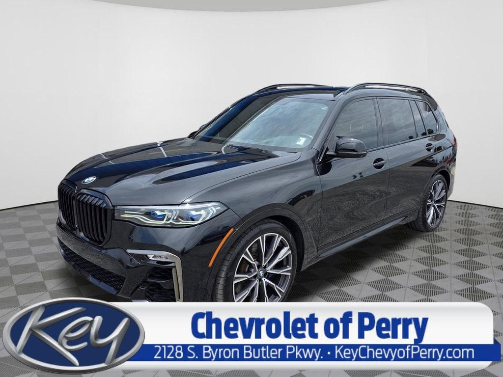 2021 BMW X7 M50i's photo