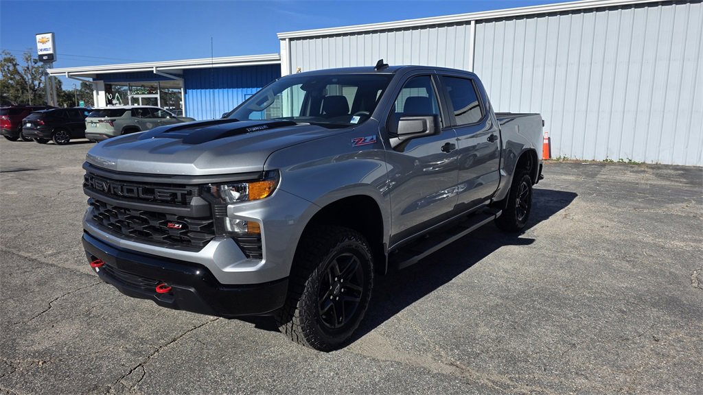 2026 Chevrolet Silverado 1500 Custom Trail Boss photo 2
