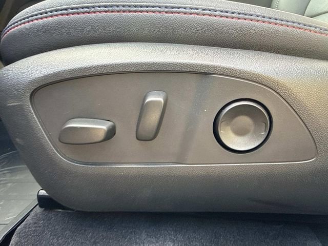 2025 Chevrolet Equinox EV RS - Photo 26