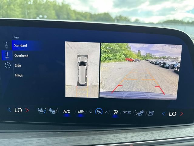 2025 Chevrolet Suburban Premier - Photo 16