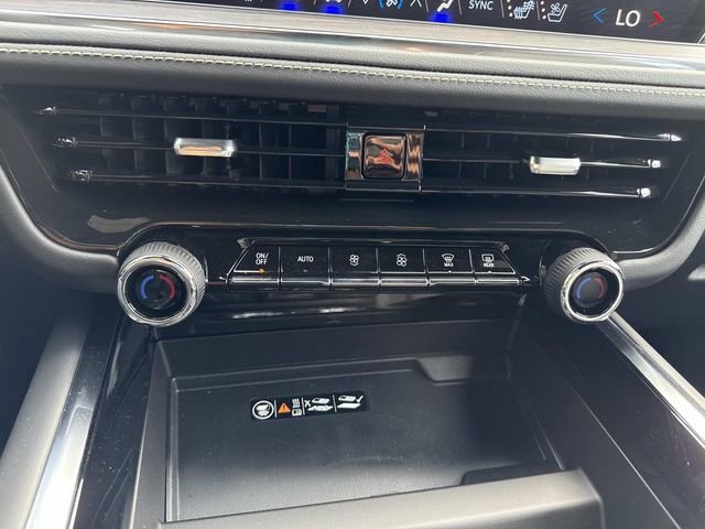 2025 Chevrolet Suburban Premier - Photo 17