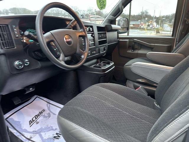 2023 GMC Savana Cargo Work Van - Photo 12