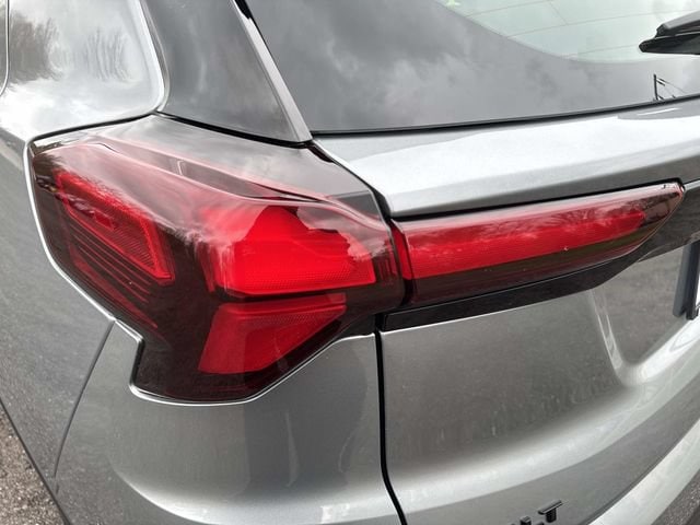 2027 Chevrolet Bolt RS - Photo 7