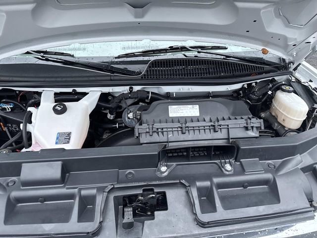 2023 GMC Savana Cargo Work Van - Photo 27