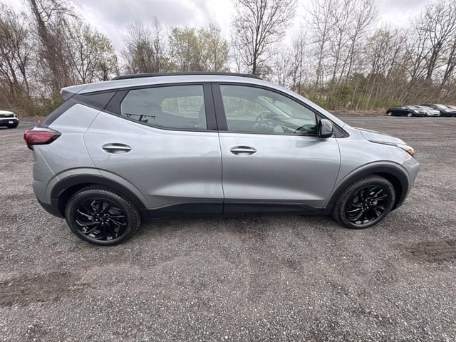 2027 Chevrolet Bolt RS - Photo 8