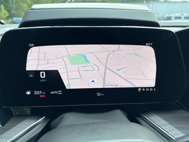 2025 Chevrolet Suburban Premier - Photo 12