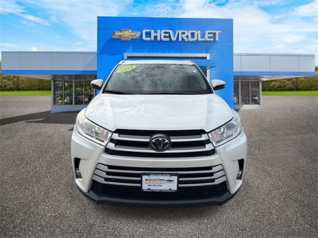 Used 2019 Toyota Highlander SE