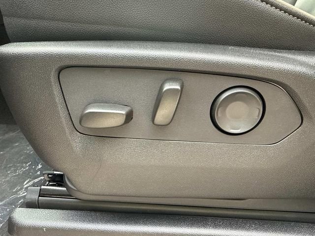 2025 Chevrolet Suburban Premier - Photo 28