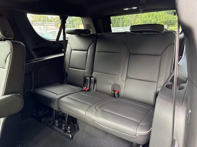 2025 Chevrolet Suburban Premier - Photo 23