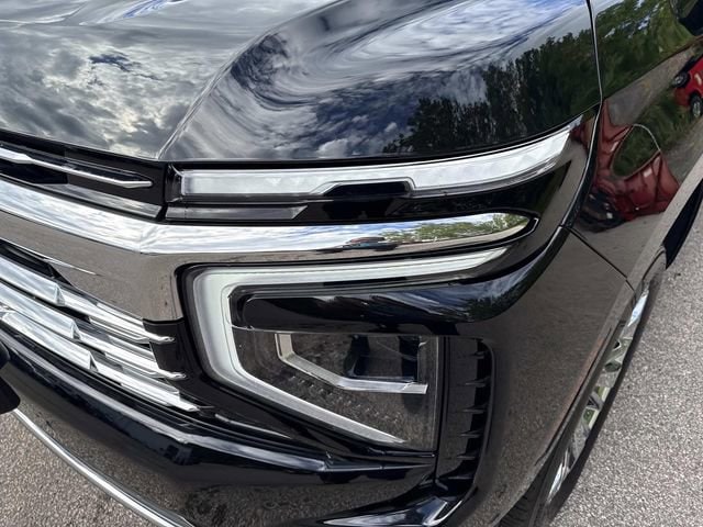2025 Chevrolet Suburban Premier - Photo 10
