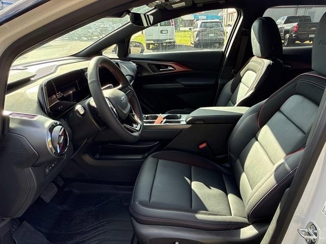 2025 Chevrolet Equinox EV RS - Photo 21