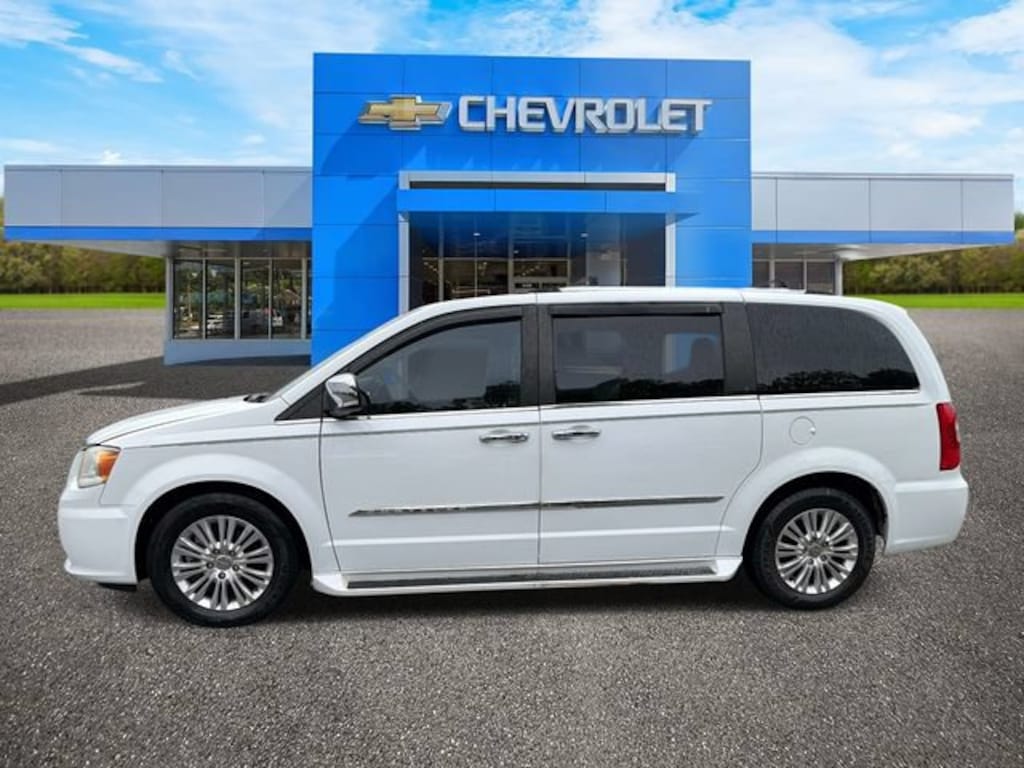 Used 2014 Chrysler Town & Country Limited Van