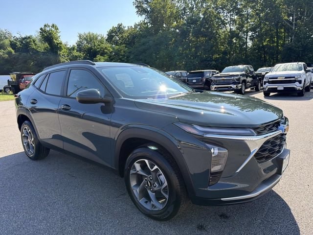 2026 Chevrolet Trax LT - Photo 9