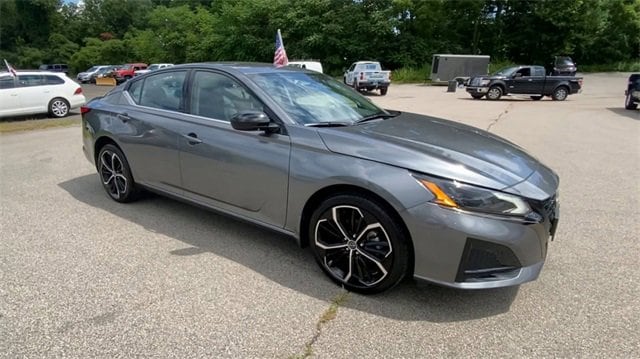 Used 2023 Nissan Altima SR with VIN 1N4BL4CW5PN338777 for sale in Middletown, CT