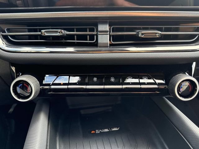 2025 Chevrolet Equinox EV RS - Photo 17