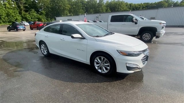 Used 2020 Chevrolet Malibu 1LT with VIN 1G1ZD5ST4LF060583 for sale in Middletown, CT