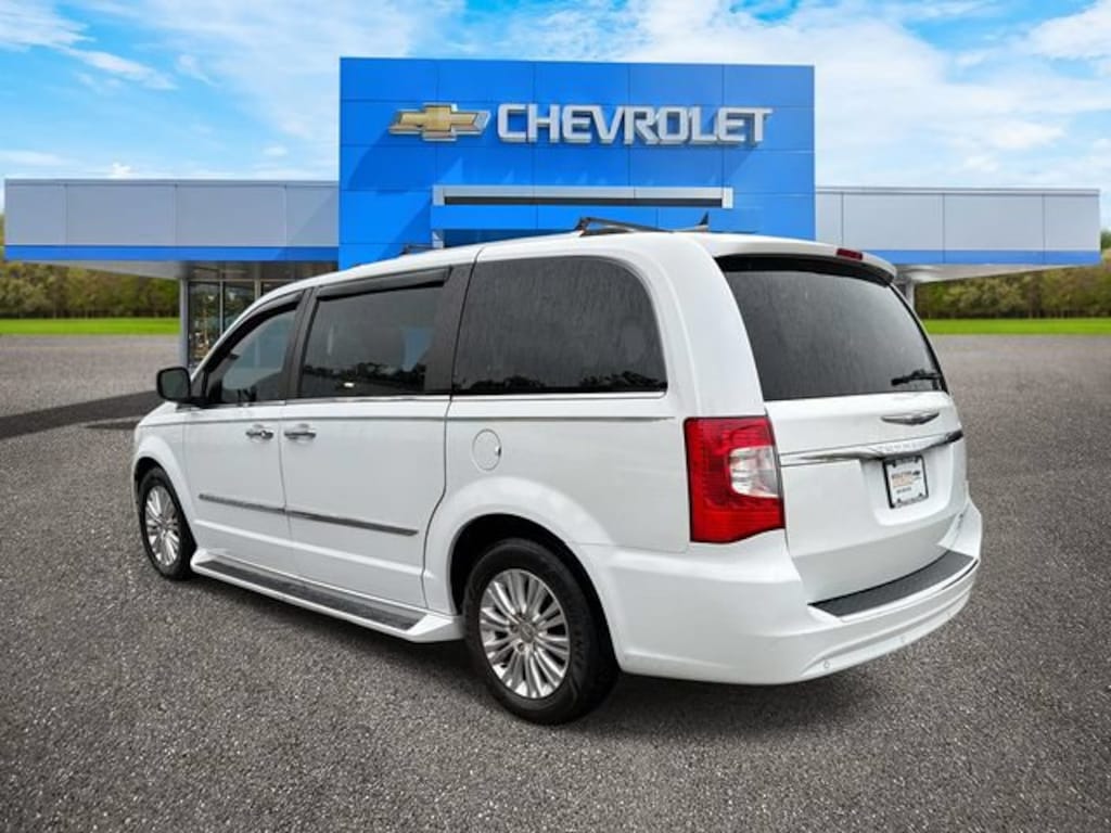 Used 2014 Chrysler Town & Country Limited Van