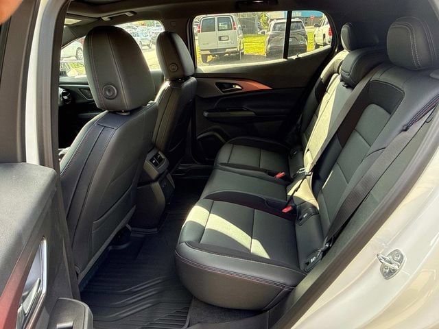 2025 Chevrolet Equinox EV RS - Photo 22