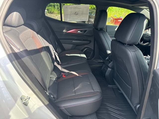 2025 Chevrolet Equinox EV RS - Photo 24