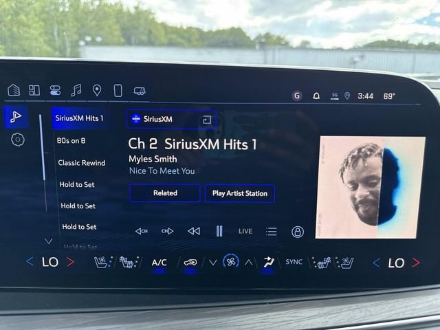 2025 Chevrolet Suburban Premier - Photo 15