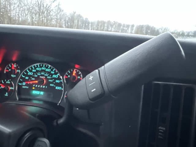 2023 GMC Savana Cargo Work Van - Photo 19