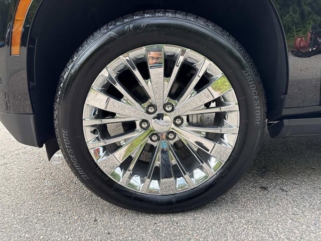 2025 Chevrolet Suburban Premier - Photo 9