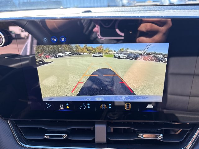 2027 Chevrolet Equinox RS - Photo 20