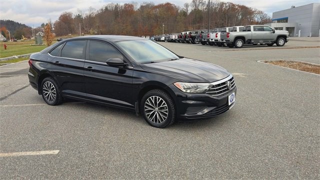 Used 2021 Volkswagen Jetta SE with VIN 3VWC57BU5MM103390 for sale in Hartford, VT