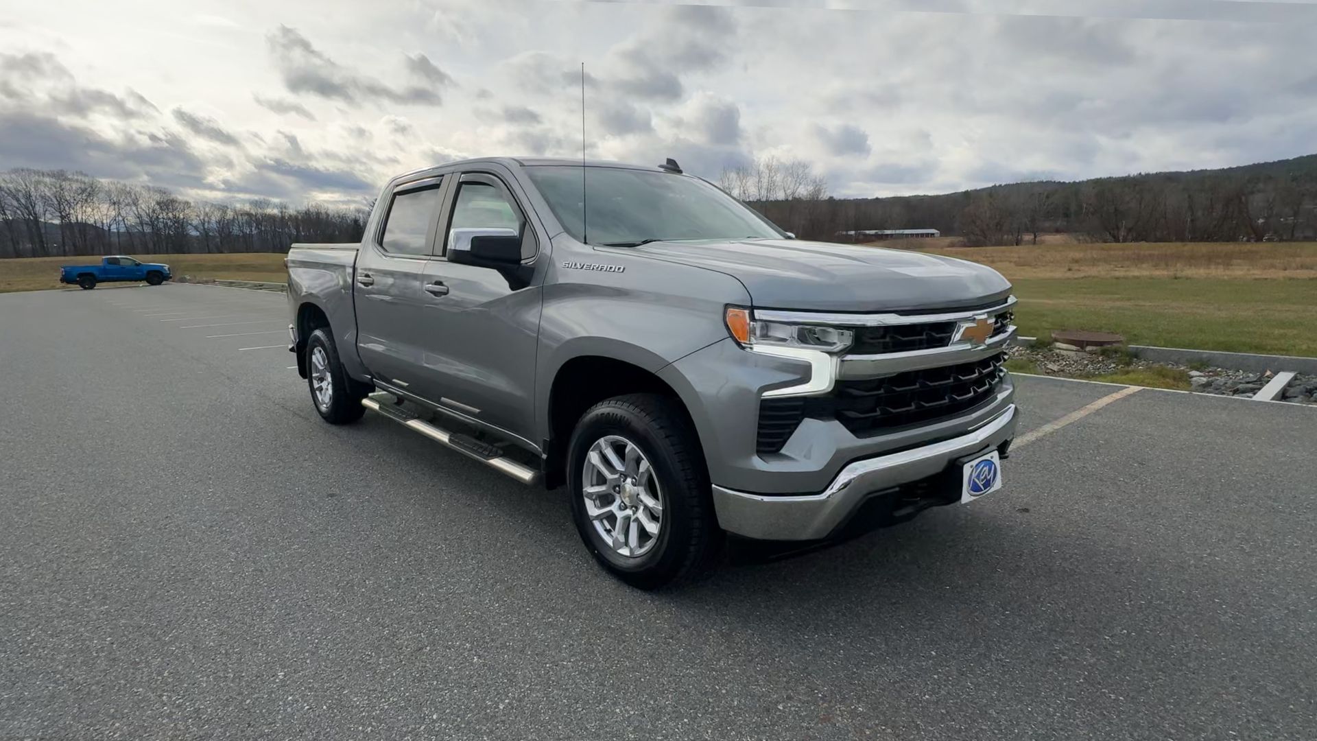 2024 Chevrolet Silverado 1500 LT photo 2