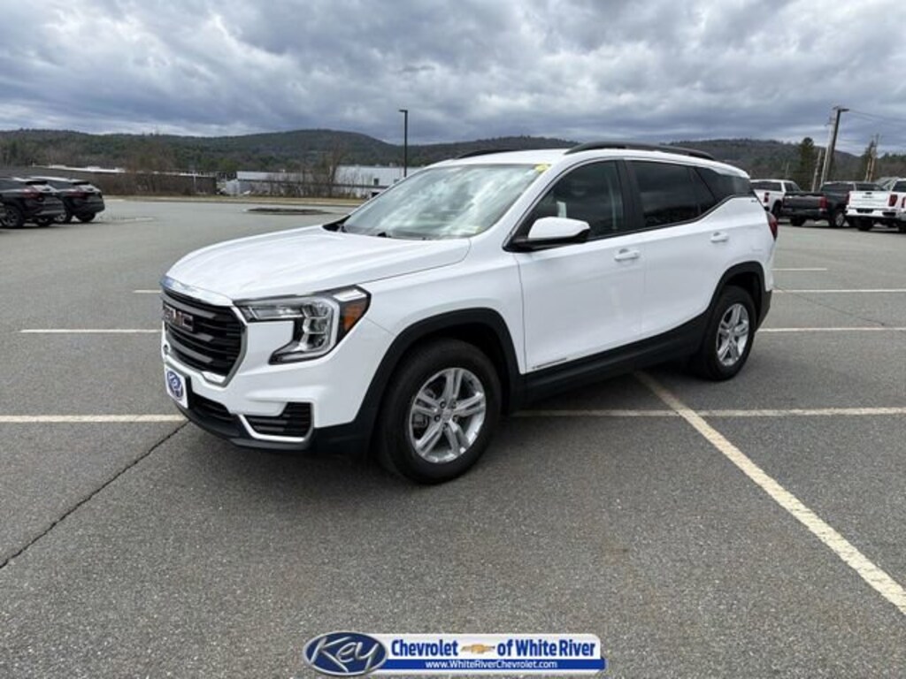Used 2024 GMC Terrain SLE SUV