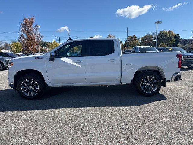 2026 Chevrolet Silverado 1500 LT photo 2