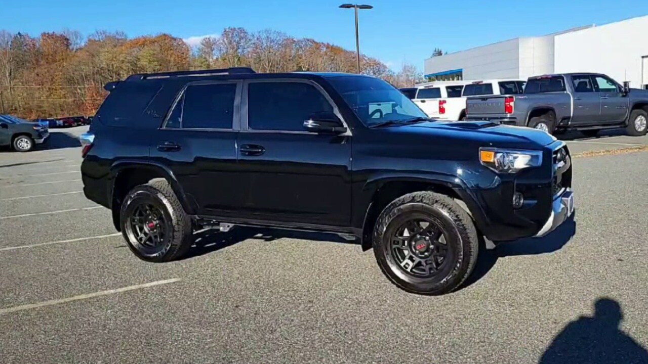 2024 Toyota 4Runner TRD Premium photo 2