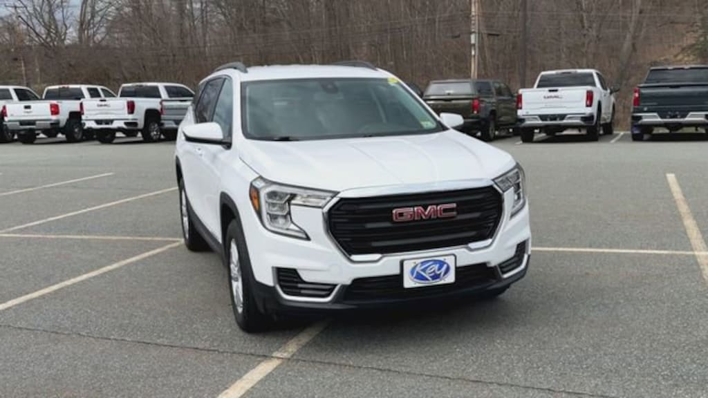 Used 2024 GMC Terrain SLE SUV