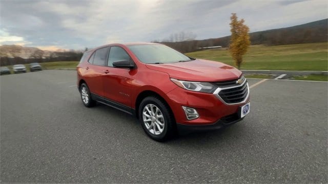 Used 2020 Chevrolet Equinox LS with VIN 2GNAXSEV9L6251179 for sale in Hartford, VT