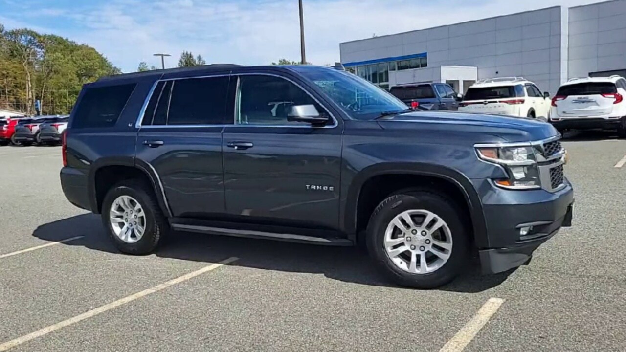 2019 Chevrolet Tahoe LT photo 2