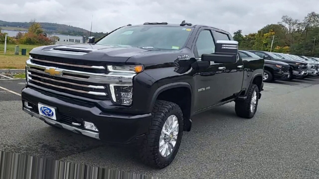 2022 Chevrolet Silverado 3500HD High Country photo 3