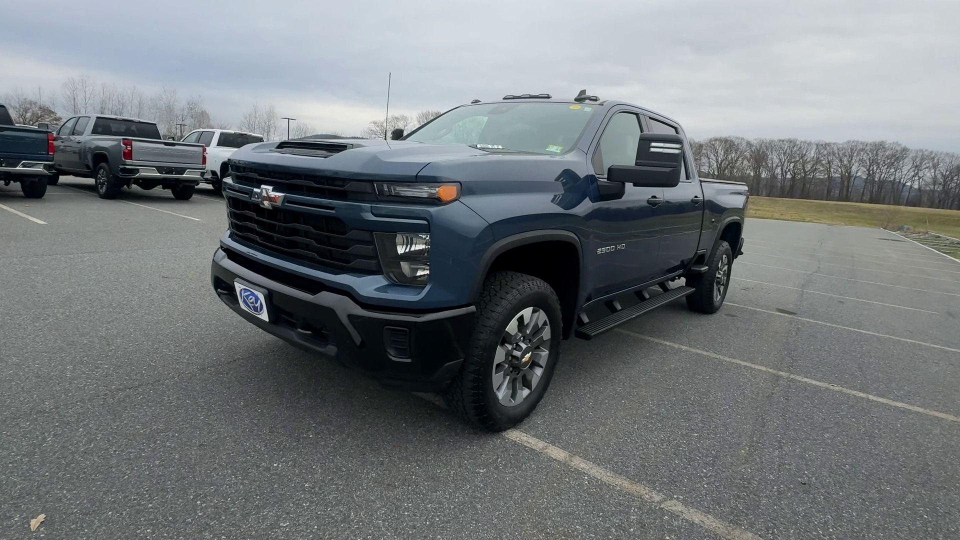 2024 Chevrolet Silverado 2500HD Custom photo 4