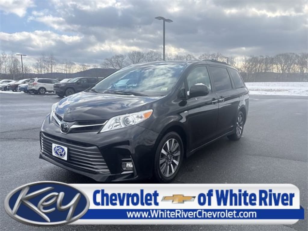 Used 2018 Toyota Sienna XLE Premium 7 Passenger Minivan