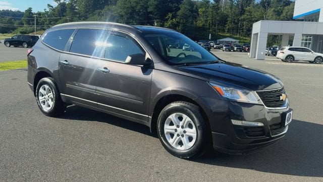 Used 2017 Chevrolet Traverse LS with VIN 1GNKVFKD2HJ313173 for sale in Hartford, VT