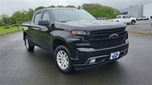 Used 2019 Chevrolet Silverado 1500 RST with VIN 1GCUYEED6KZ139227 for sale in White River Junction, VT