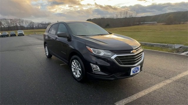 Used 2020 Chevrolet Equinox LS with VIN 2GNAXSEV3L6130440 for sale in Hartford, VT