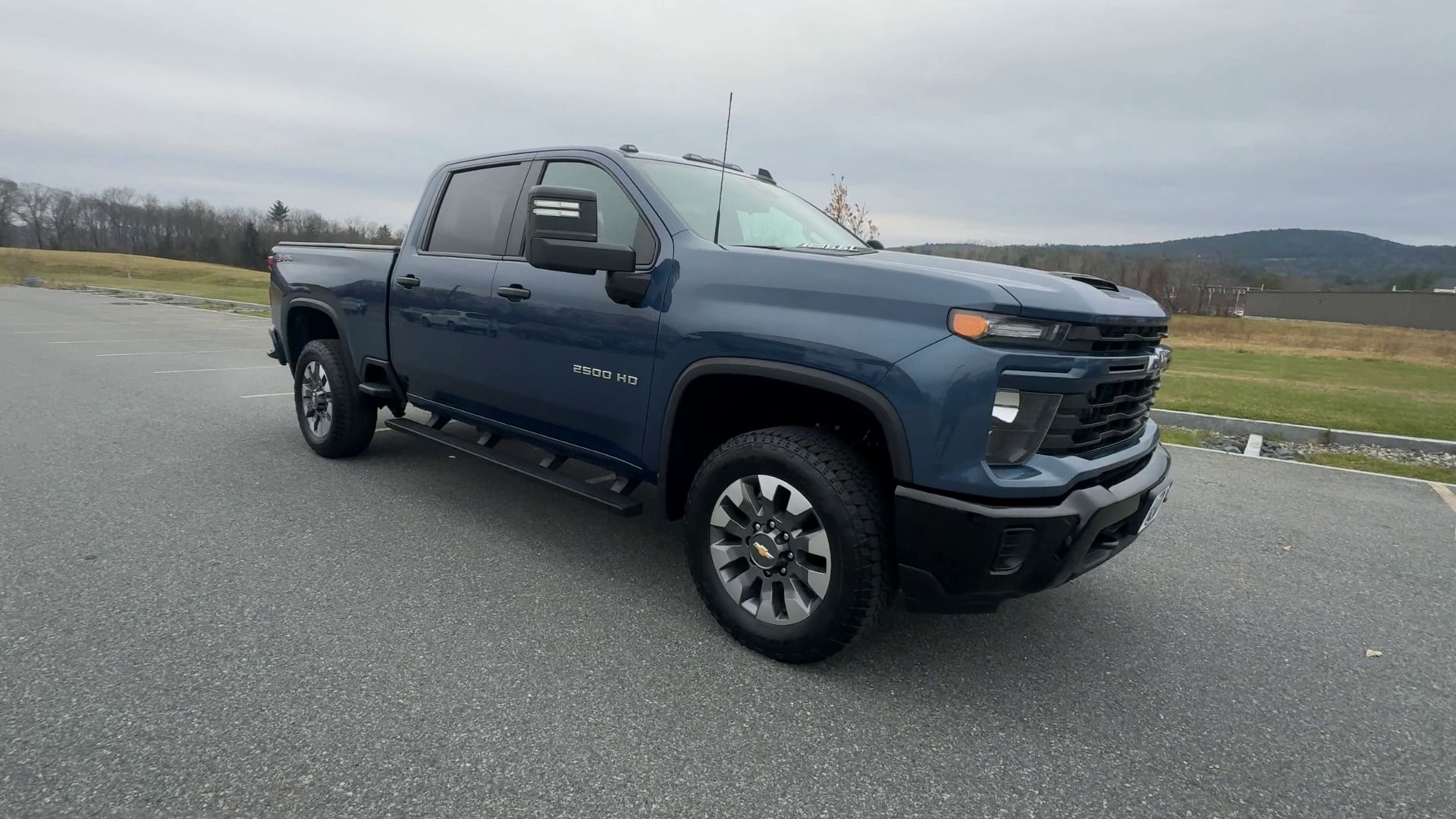 2024 Chevrolet Silverado 2500HD Custom photo 2