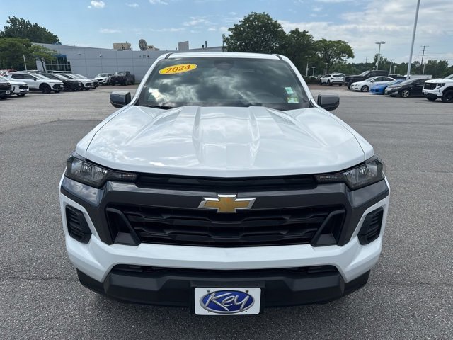 2024 Chevrolet Colorado LT photo 2