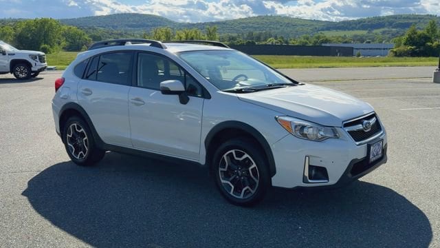 Used 2017 Subaru Crosstrek Limited with VIN JF2GPANC5H8221644 for sale in Hartford, VT