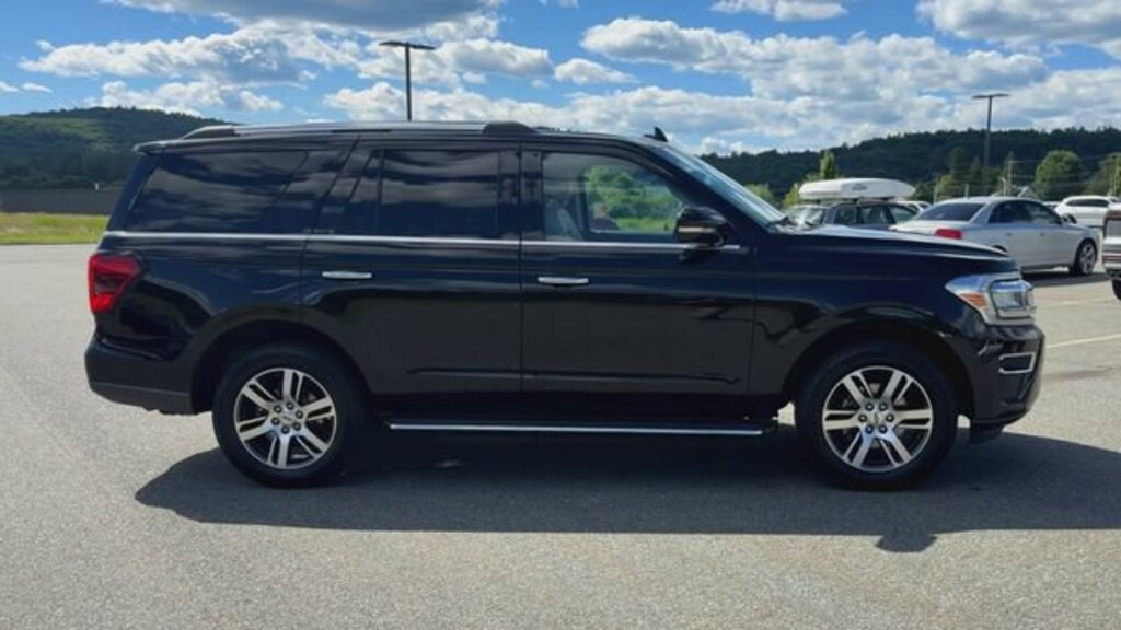 Used 2023 Ford Expedition Limited