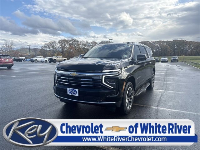 2026 Chevrolet Suburban LT's photo