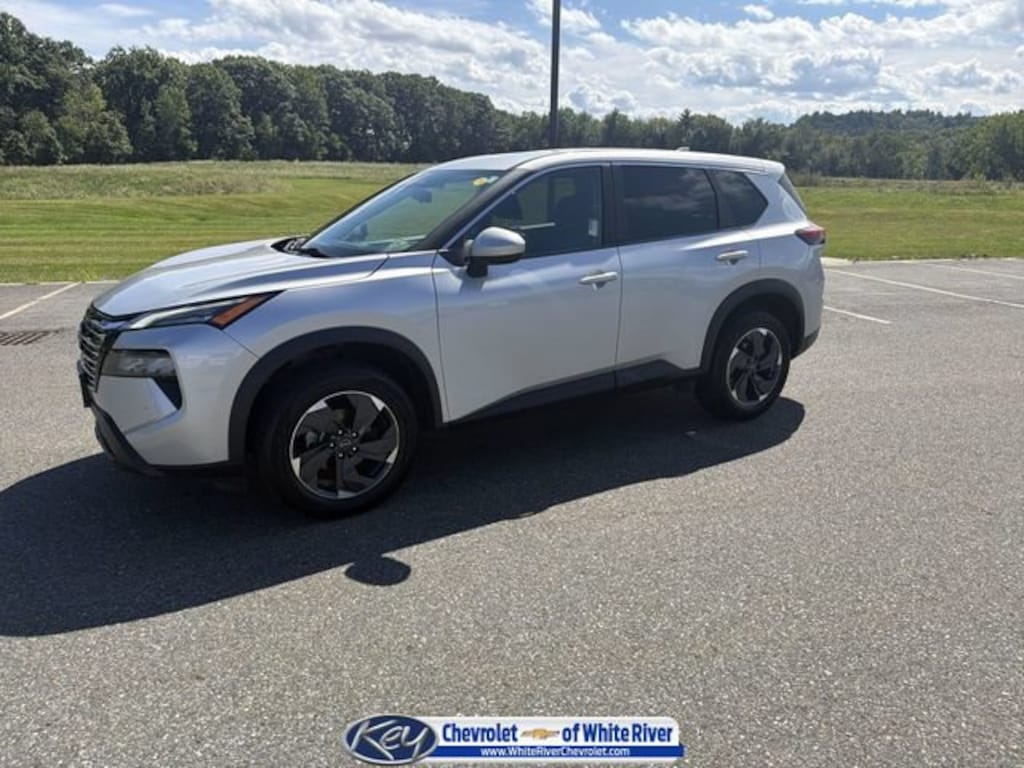 Used 2024 Nissan Rogue SV